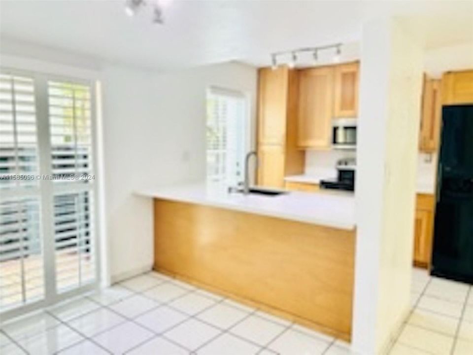 Recently Rented: $2,500 (2 beds, 1 baths, 1205 Square Feet)