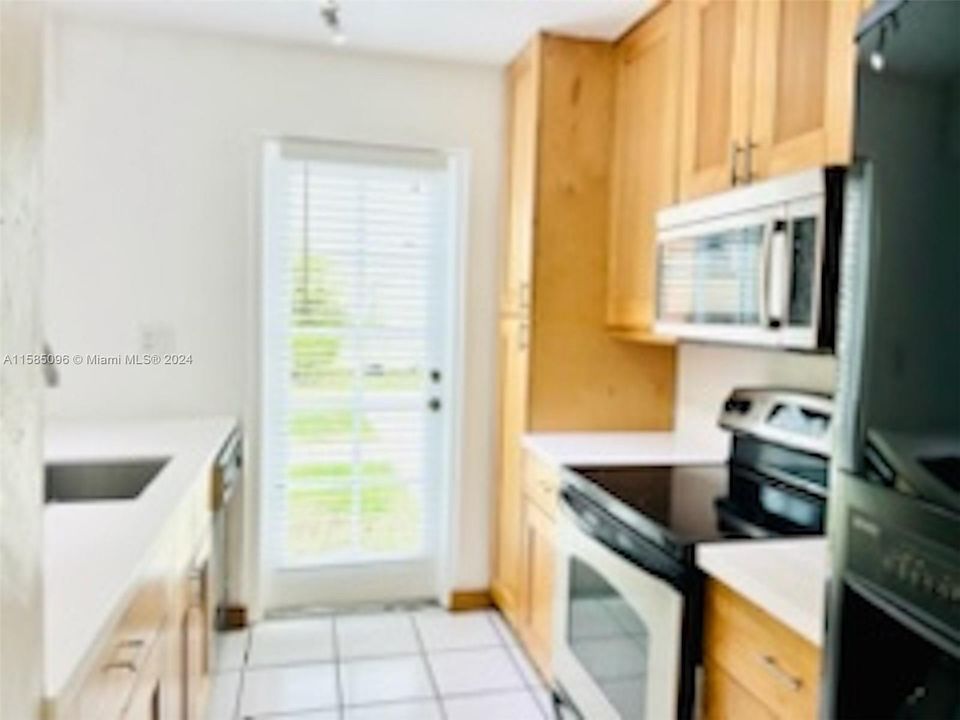 Recently Rented: $2,500 (2 beds, 1 baths, 1205 Square Feet)
