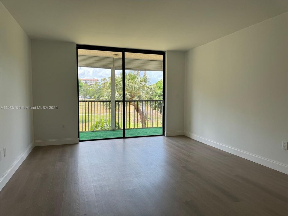 Recently Rented: $2,000 (2 beds, 2 baths, 1085 Square Feet)