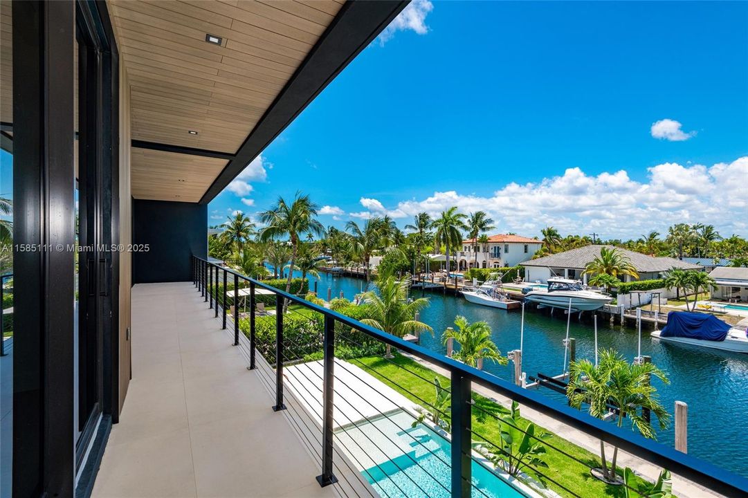 合同活跃: $8,000,000 (6 贝兹, 7 浴室, 0 平方英尺)