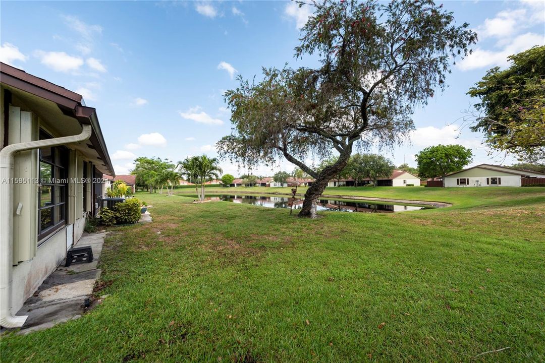 Recently Sold: $299,900 (2 beds, 2 baths, 1316 Square Feet)