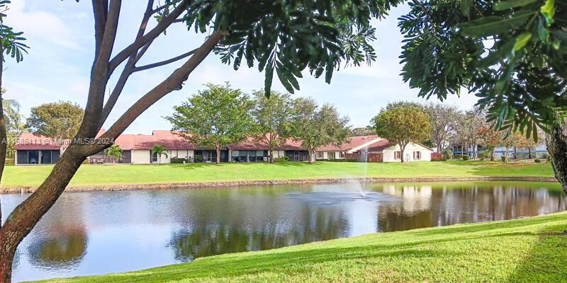 Recently Sold: $299,900 (2 beds, 2 baths, 1316 Square Feet)