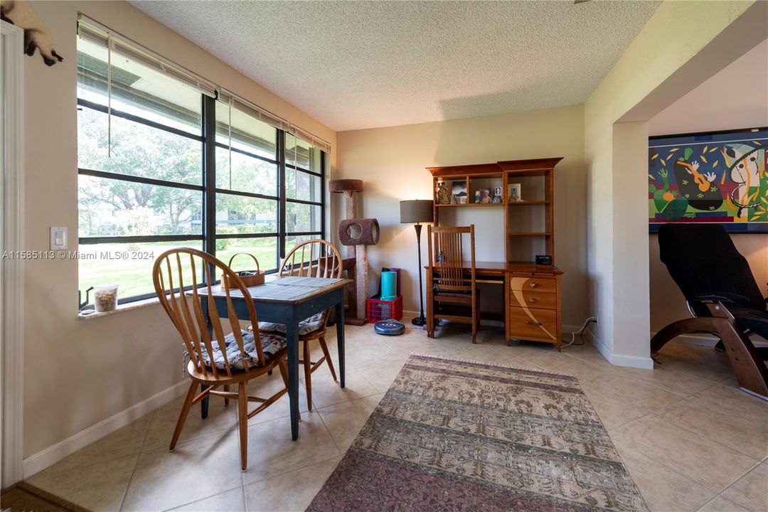 Recently Sold: $299,900 (2 beds, 2 baths, 1316 Square Feet)