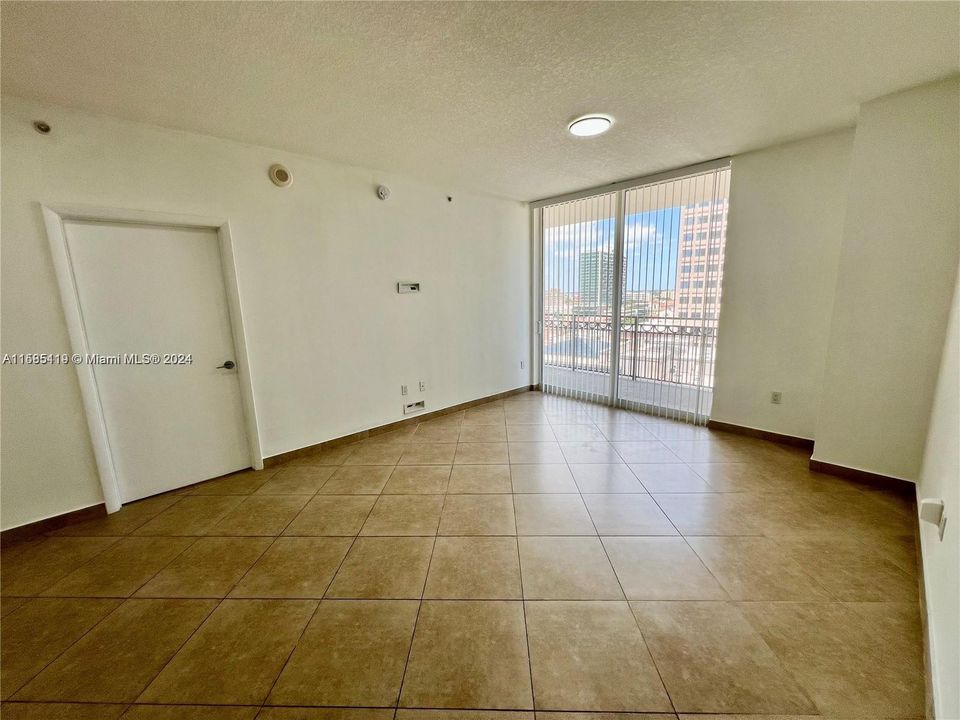 For Rent: $3,300 (2 beds, 2 baths, 1120 Square Feet)