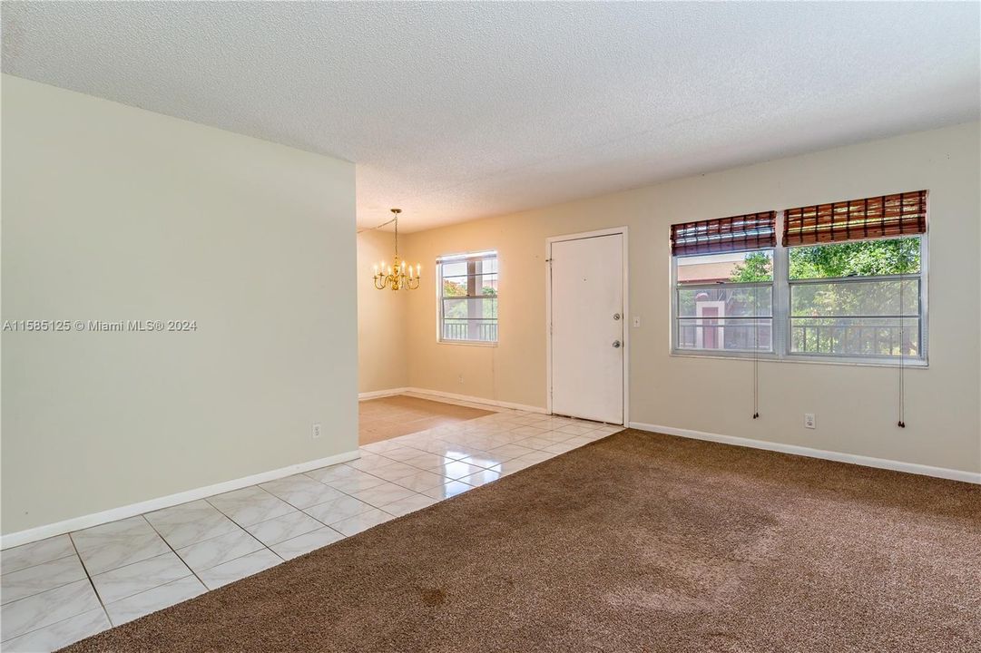 For Sale: $180,000 (2 beds, 1 baths, 953 Square Feet)
