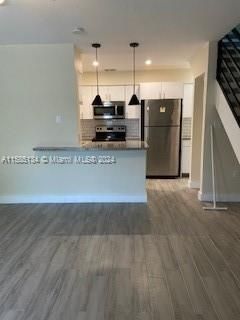 For Rent: $1,925 (1 beds, 1 baths, 750 Square Feet)