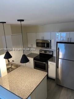 For Rent: $1,925 (1 beds, 1 baths, 750 Square Feet)