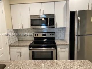 For Rent: $1,925 (1 beds, 1 baths, 750 Square Feet)