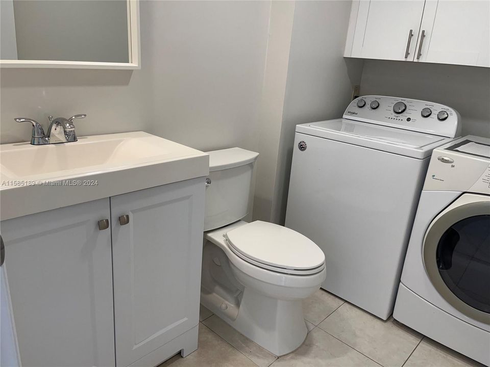 Active With Contract: $2,600 (2 beds, 2 baths, 1422 Square Feet)