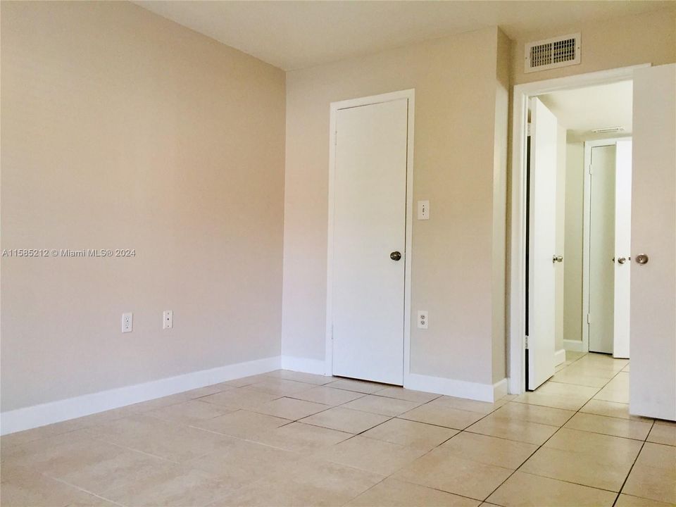 Recently Rented: $2,450 (2 beds, 2 baths, 1053 Square Feet)