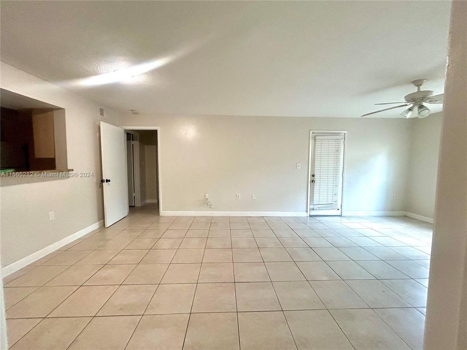 Recently Rented: $2,450 (2 beds, 2 baths, 1053 Square Feet)