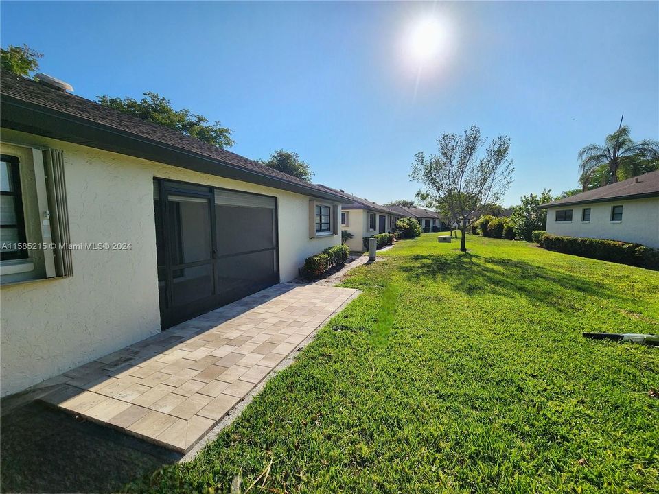 For Sale: $359,000 (2 beds, 2 baths, 1400 Square Feet)