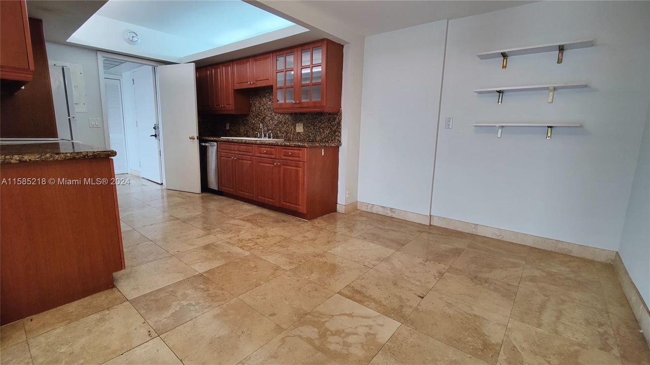 En Venta: $245,000 (2 camas, 3 baños, 1950 Pies cuadrados)