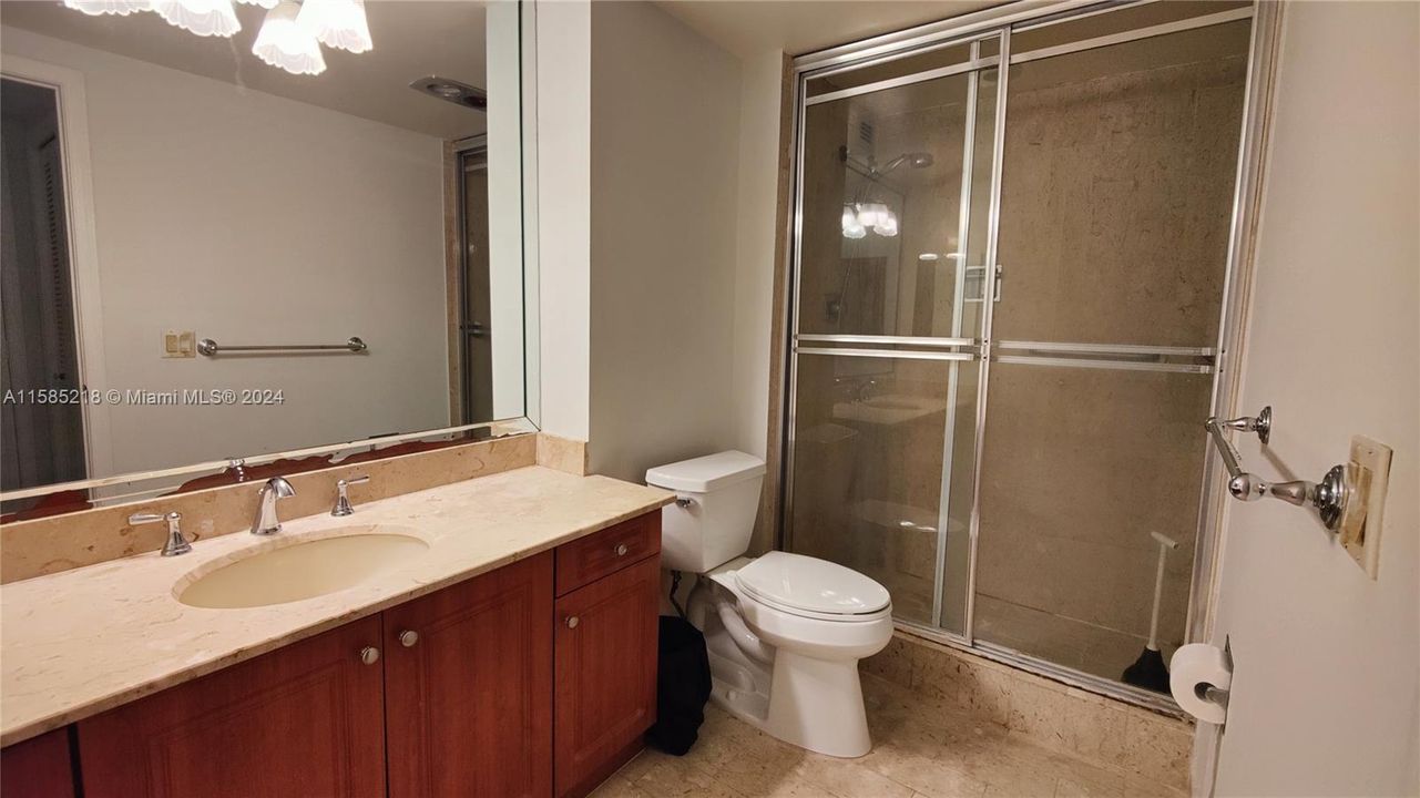 待售: $185,000 (2 贝兹, 3 浴室, 1950 平方英尺)