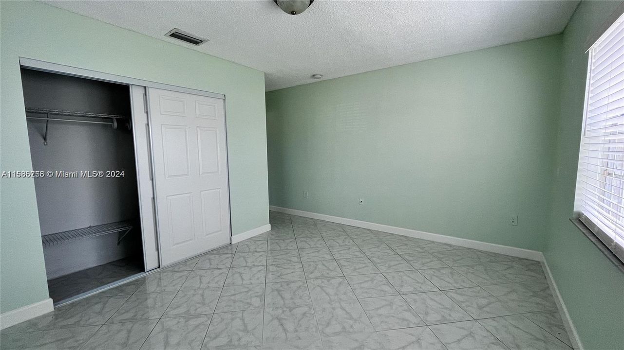 For Rent: $3,500 (3 beds, 2 baths, 1205 Square Feet)