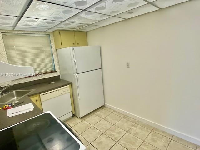 For Rent: $1,875 (1 beds, 1 baths, 715 Square Feet)