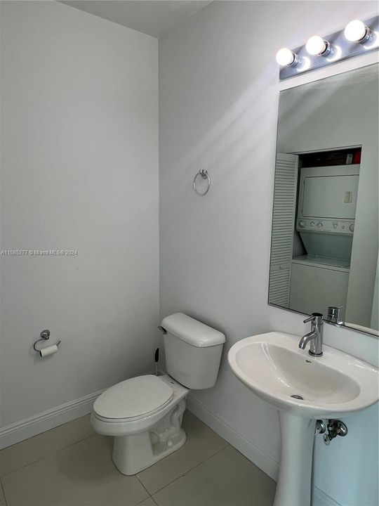 For Rent: $3,800 (1 beds, 1 baths, 833 Square Feet)