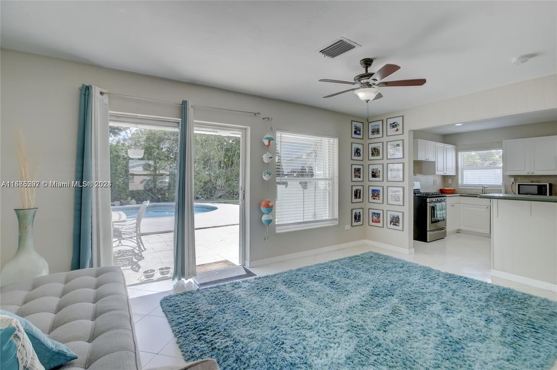 Active With Contract: $3,500 (3 beds, 2 baths, 1364 Square Feet)