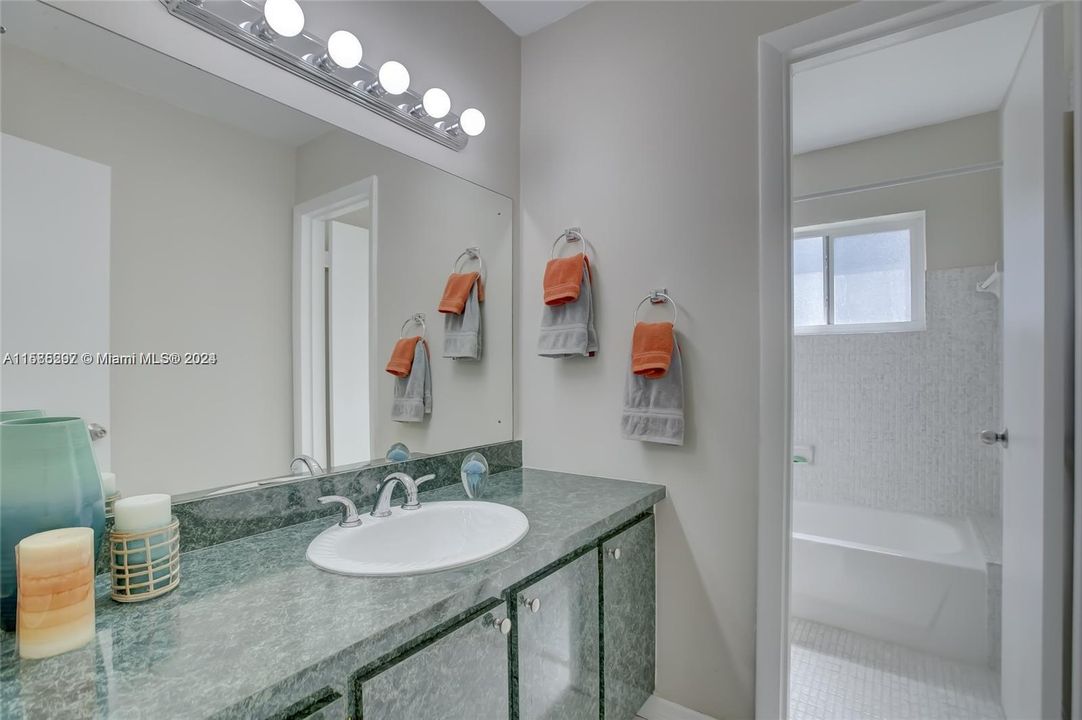 Active With Contract: $3,500 (3 beds, 2 baths, 1364 Square Feet)