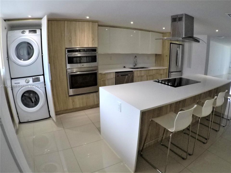 Recently Rented: $3,650 (2 beds, 2 baths, 1570 Square Feet)