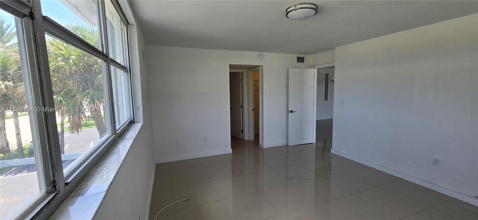 Recently Rented: $3,650 (2 beds, 2 baths, 1570 Square Feet)