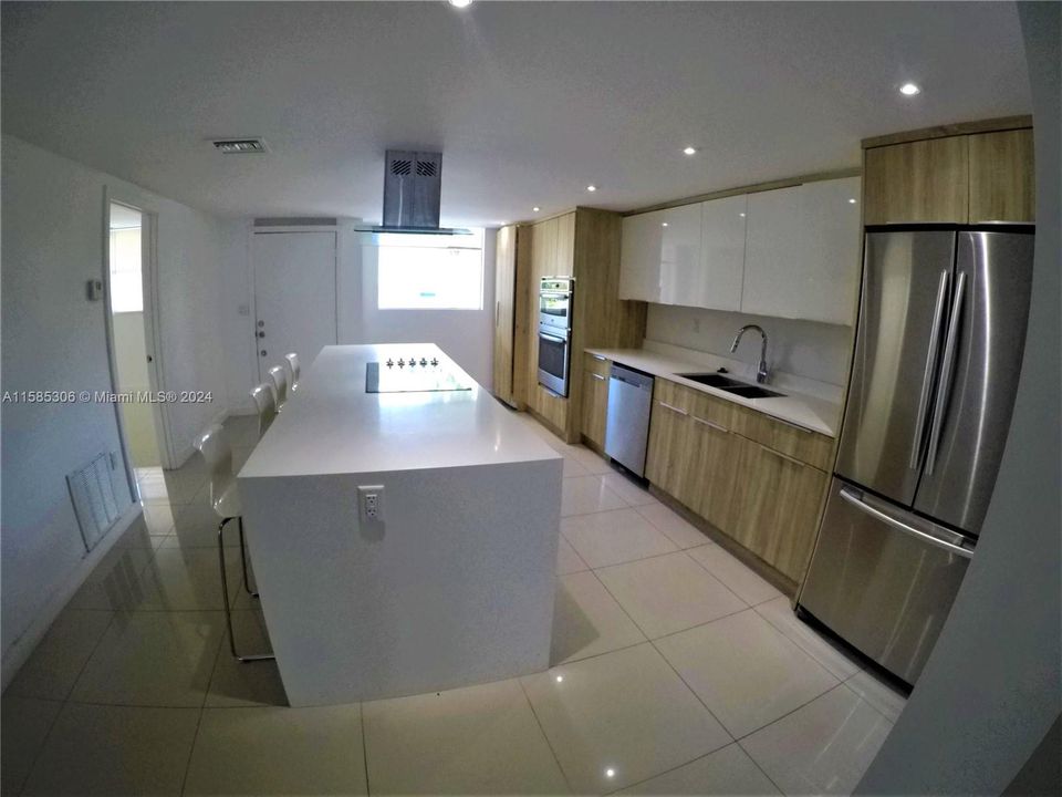 Recently Rented: $3,650 (2 beds, 2 baths, 1570 Square Feet)