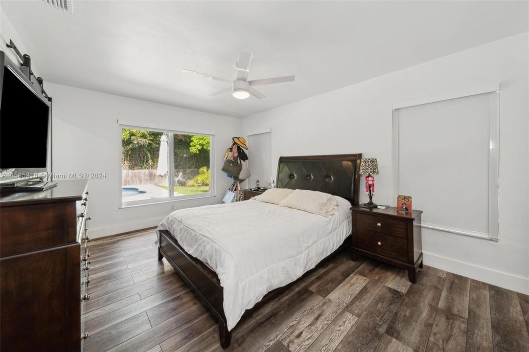 Active With Contract: $5,000 (4 beds, 2 baths, 2015 Square Feet)