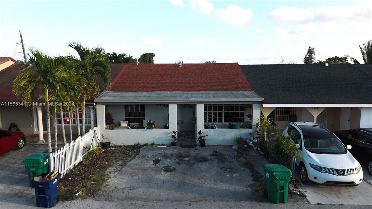 Recently Sold: $370,000 (3 beds, 2 baths, 1120 Square Feet)