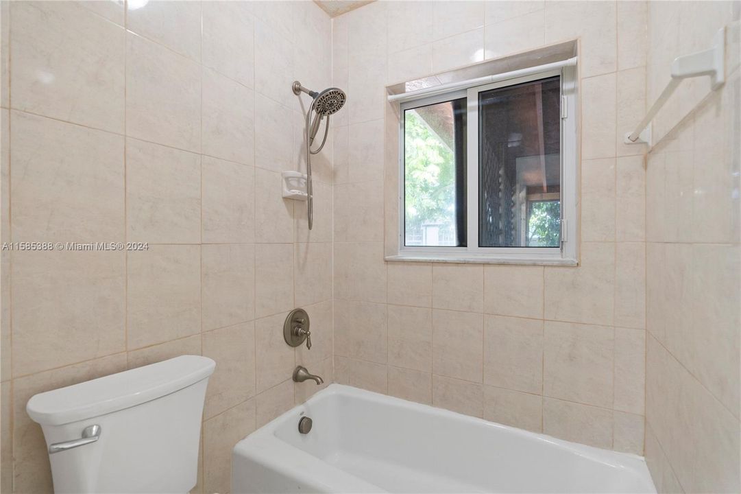 待售: $599,900 (3 贝兹, 2 浴室, 1588 平方英尺)