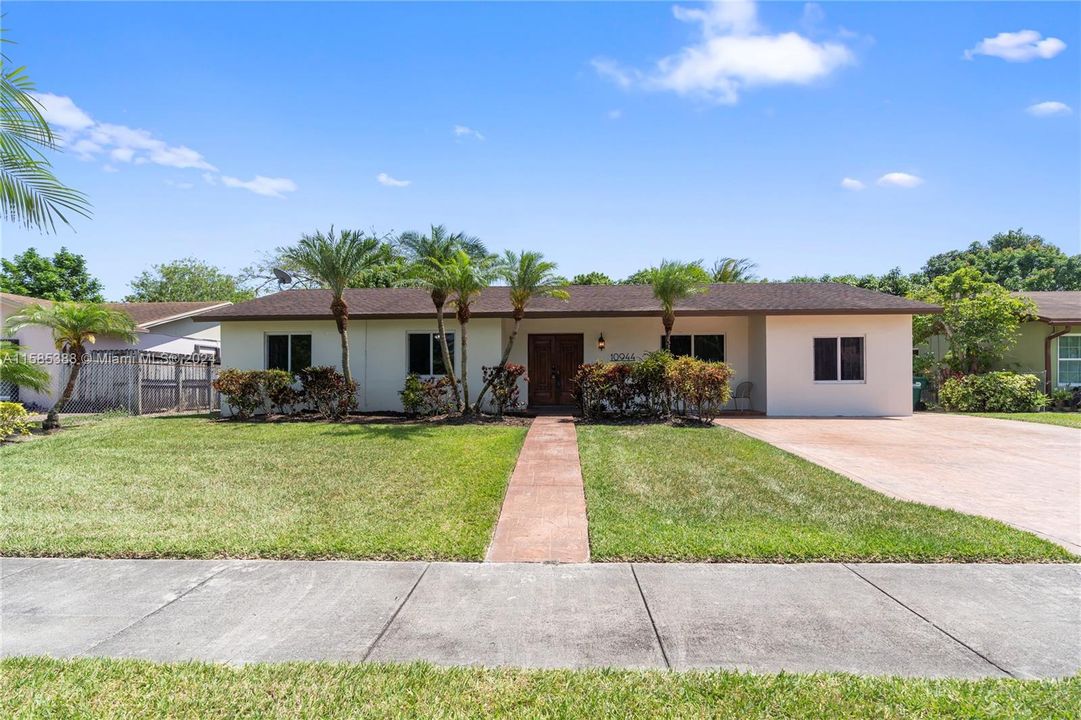 For Sale: $624,900 (3 beds, 2 baths, 1588 Square Feet)