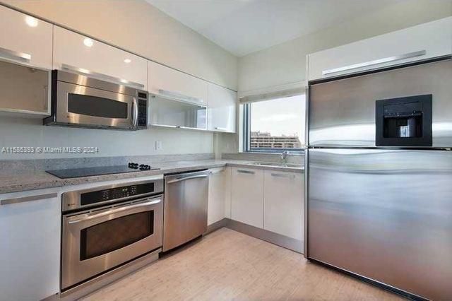 Recently Rented: $4,200 (2 beds, 2 baths, 1158 Square Feet)