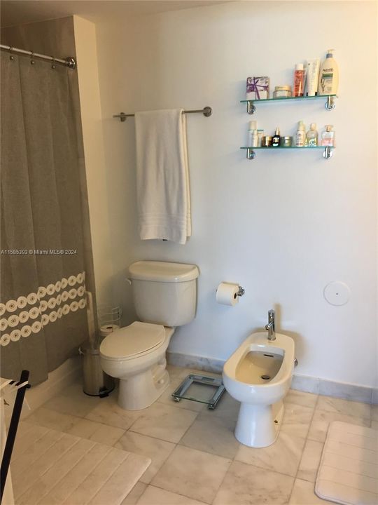 Recently Rented: $4,200 (2 beds, 2 baths, 1158 Square Feet)