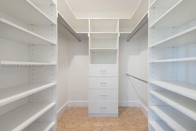 Recently Rented: $4,200 (2 beds, 2 baths, 1158 Square Feet)