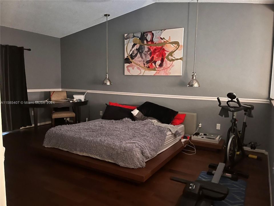 For Sale: $405,000 (2 beds, 2 baths, 1380 Square Feet)