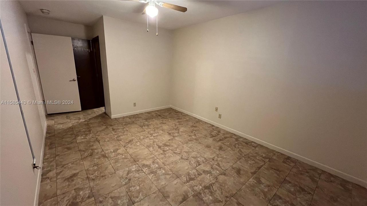 For Rent: $1,550 (1 beds, 1 baths, 510 Square Feet)