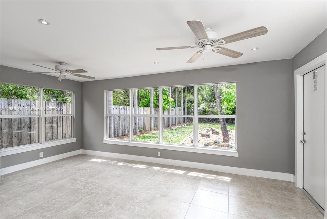 Recently Rented: $3,249 (3 beds, 2 baths, 1128 Square Feet)