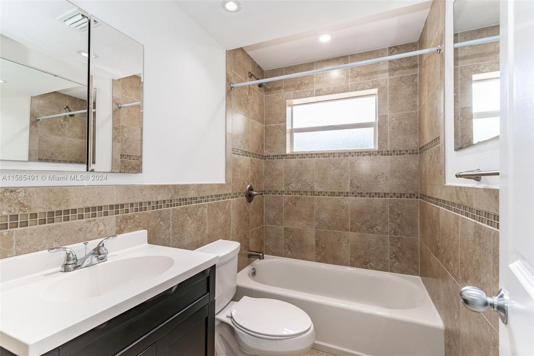 Recently Rented: $3,249 (3 beds, 2 baths, 1128 Square Feet)