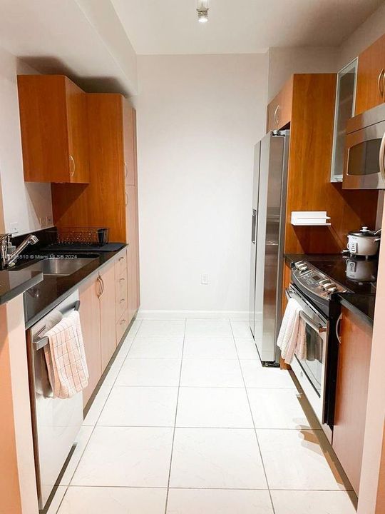 For Rent: $2,750 (2 beds, 2 baths, 1074 Square Feet)