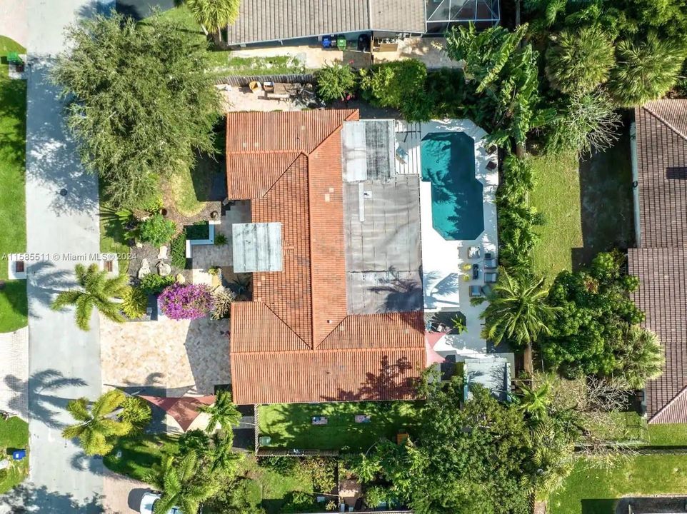 En Venta: $1,995,000 (4 camas, 3 baños, 2207 Pies cuadrados)