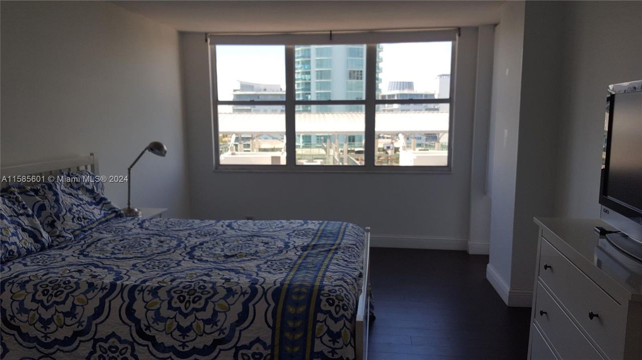 For Rent: $2,900 (2 beds, 2 baths, 1290 Square Feet)