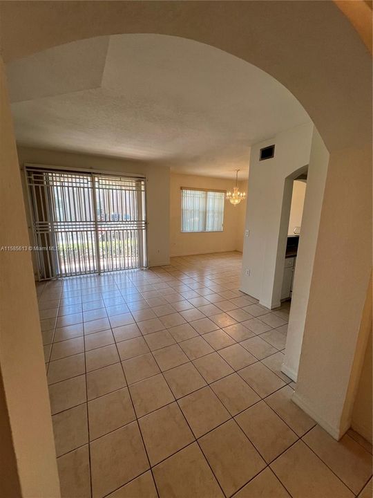Recently Rented: $2,900 (3 beds, 2 baths, 1260 Square Feet)