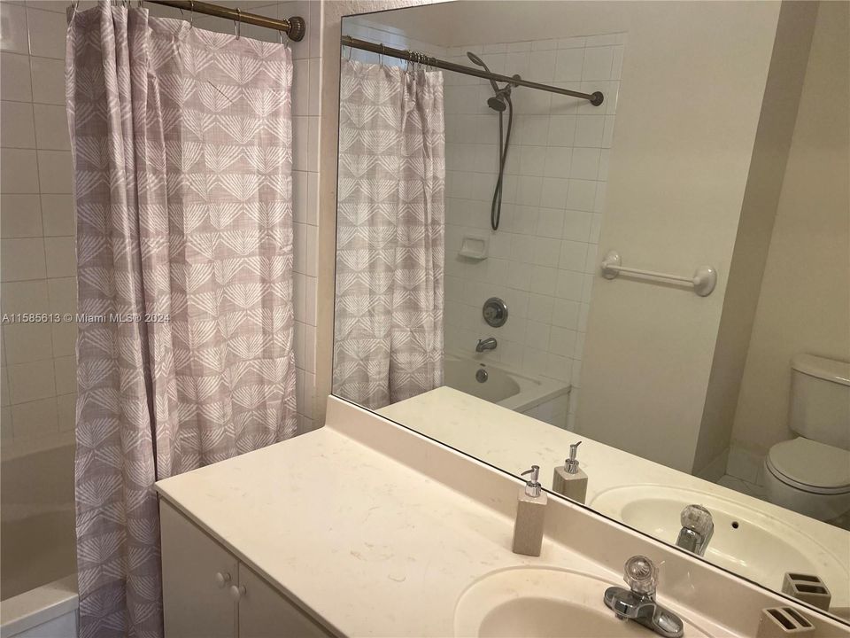最近租的: $2,900 (3 贝兹, 2 浴室, 1260 平方英尺)