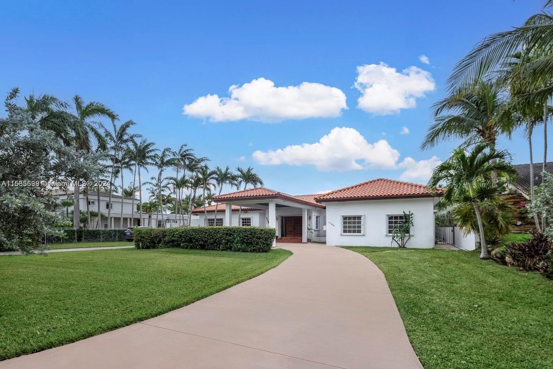For Sale: $9,650,000 (5 beds, 3 baths, 4386 Square Feet)
