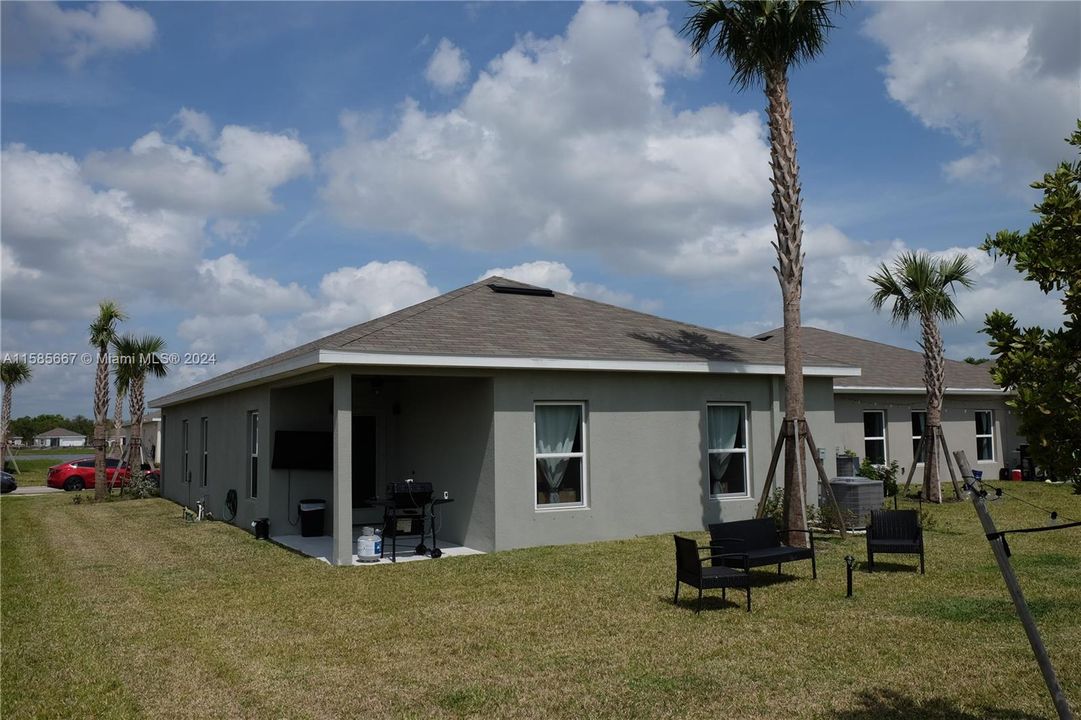 Active With Contract: $2,500 (3 beds, 2 baths, 1314 Square Feet)