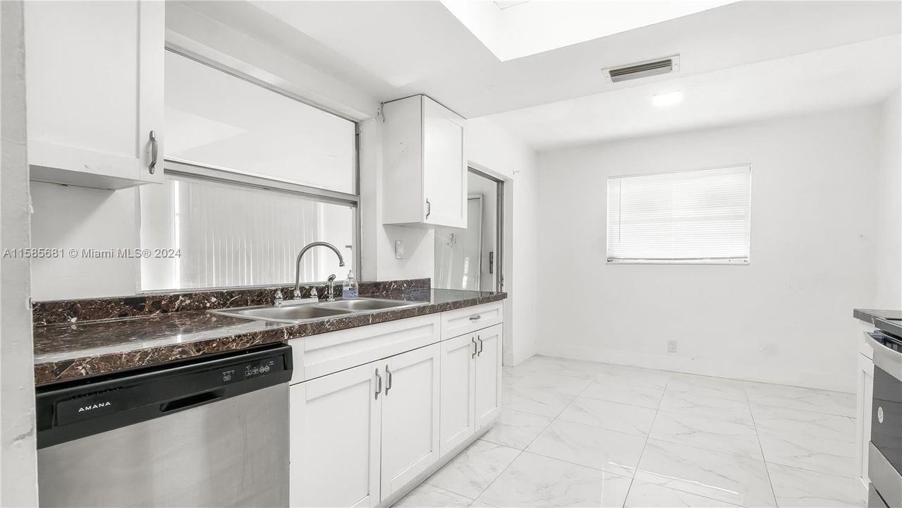 For Sale: $340,000 (2 beds, 2 baths, 1510 Square Feet)
