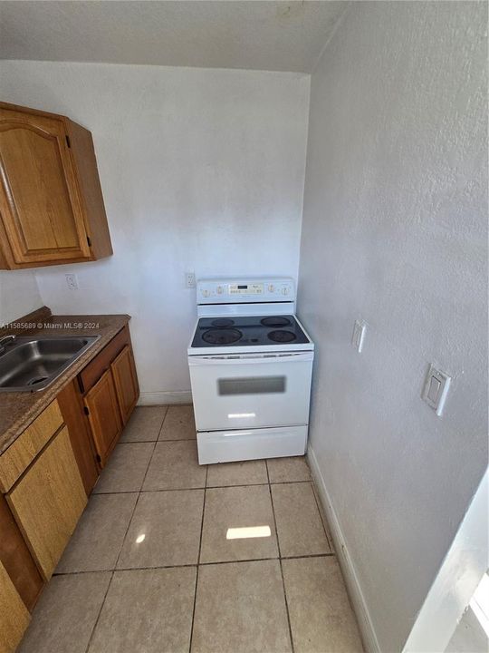 For Rent: $1,540 (1 beds, 1 baths, 420 Square Feet)