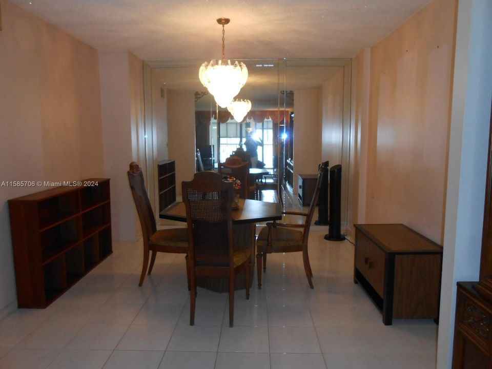 For Sale: $310,000 (2 beds, 2 baths, 1383 Square Feet)