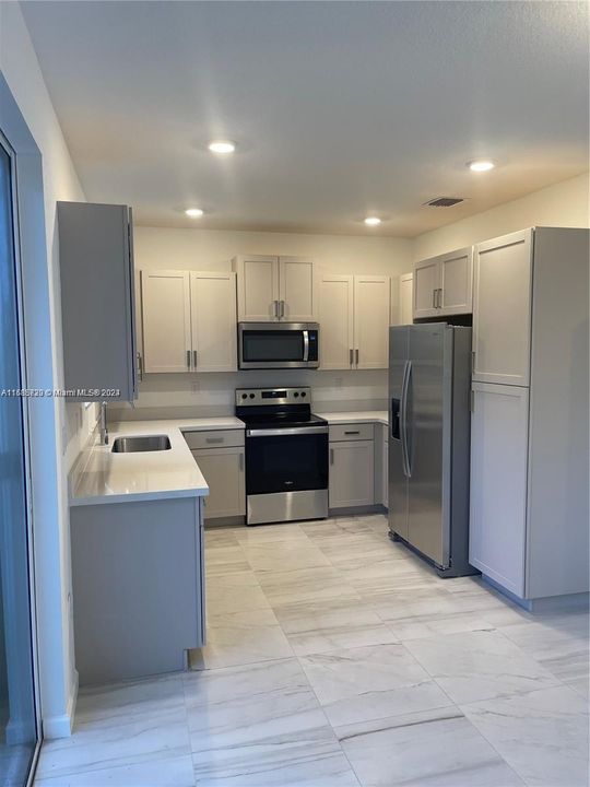 Active With Contract: $2,600 (3 beds, 2 baths, 1302 Square Feet)