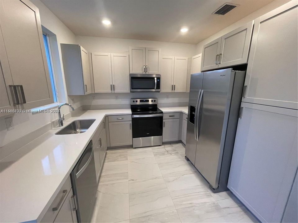 Active With Contract: $2,600 (3 beds, 2 baths, 1302 Square Feet)