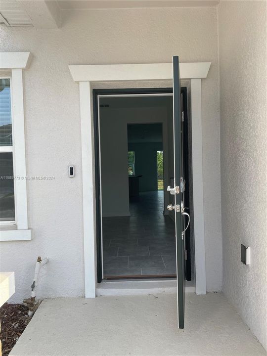 Recently Rented: $2,000 (3 beds, 2 baths, 1689 Square Feet)